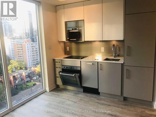 1403 - 17 Dundonald Street, Toronto (Church-Yonge Corridor), ON - Indoor Photo Showing Kitchen