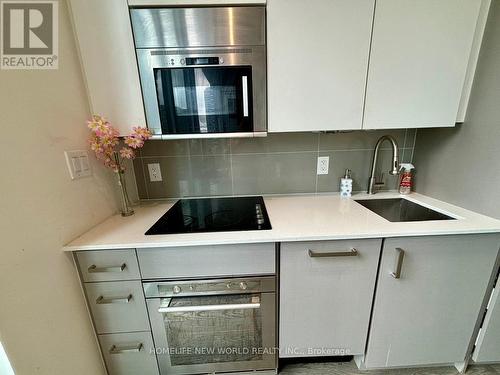 1403 - 17 Dundonald Street, Toronto (Church-Yonge Corridor), ON - Indoor Photo Showing Kitchen