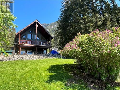 645 Badger Road, Tappen, BC 