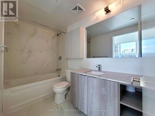 608 - 31 Tippett Road, Toronto (Clanton Park), ON - Indoor Photo Showing Bathroom