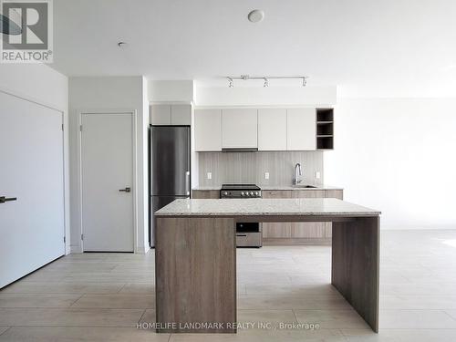 608 - 31 Tippett Road, Toronto (Clanton Park), ON - Indoor Photo Showing Kitchen