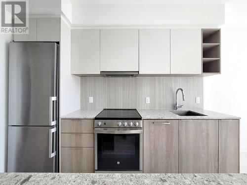 608 - 31 Tippett Road, Toronto (Clanton Park), ON - Indoor Photo Showing Kitchen