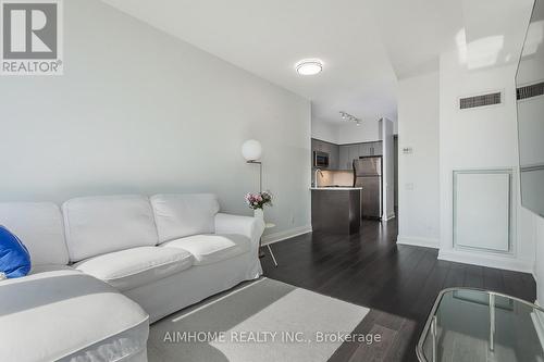 1808 - 83 Redpath Avenue, Toronto (Mount Pleasant East), ON - Indoor Photo Showing Living Room