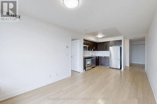 927 - 376 Highway 7 E, Richmond Hill, ON - Indoor Photo Showing Kitchen