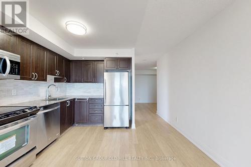 927 - 376 Highway 7 E, Richmond Hill, ON - Indoor Photo Showing Kitchen