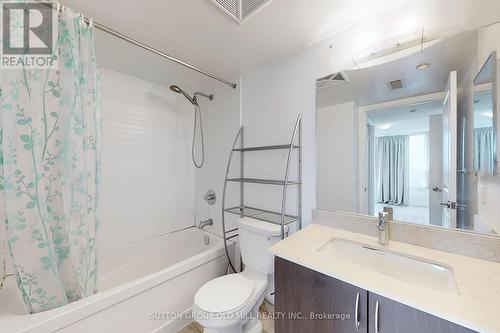 927 - 376 Highway 7 E, Richmond Hill, ON - Indoor Photo Showing Bathroom