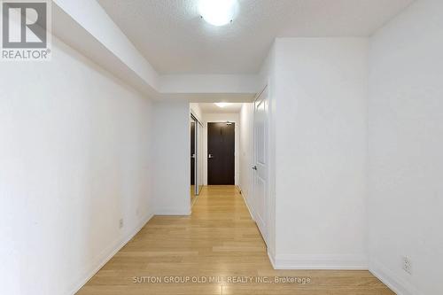 927 - 376 Highway 7 E, Richmond Hill, ON - Indoor Photo Showing Other Room