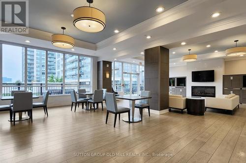 927 - 376 Highway 7 E, Richmond Hill, ON - Indoor Photo Showing Dining Room