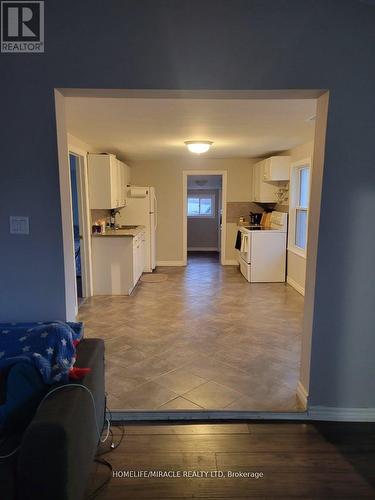 15 Brown Street, Belleville, ON - Indoor Photo Showing Kitchen