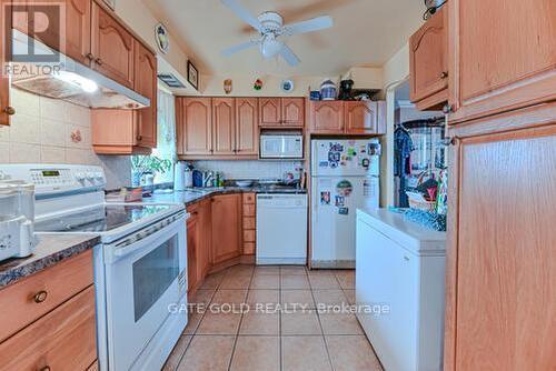 706 - 2470 Eglinton Avenue W, Toronto (Beechborough-Greenbrook), ON - Indoor Photo Showing Kitchen