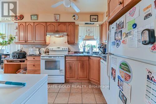 706 - 2470 Eglinton Avenue W, Toronto (Beechborough-Greenbrook), ON - Indoor Photo Showing Kitchen With Double Sink