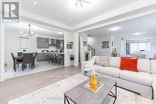 3 Grierson Trail, Hamilton (Waterdown), ON - Indoor Photo Showing Living Room