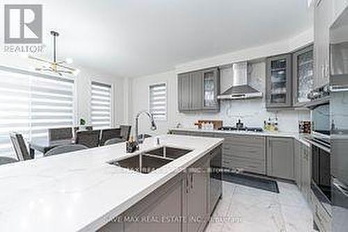 3 Grierson Trail, Hamilton (Waterdown), ON - Indoor Photo Showing Kitchen With Double Sink With Upgraded Kitchen