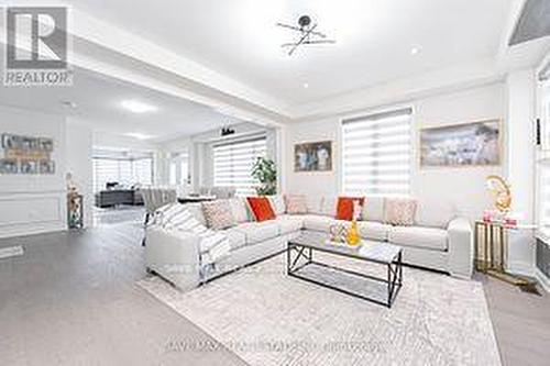 3 Grierson Trail, Hamilton (Waterdown), ON - Indoor Photo Showing Living Room