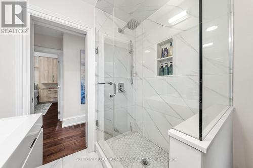 16 Benway Drive, Toronto (Rexdale-Kipling), ON - Indoor Photo Showing Bathroom