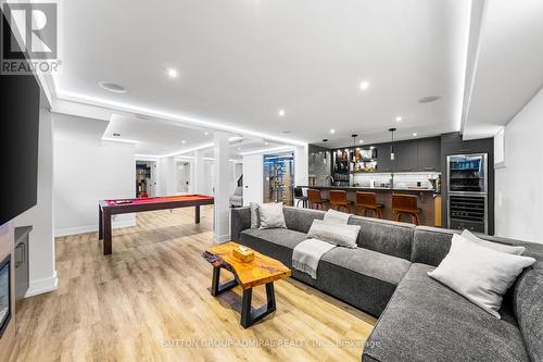 16 Benway Drive, Toronto (Rexdale-Kipling), ON - Indoor Photo Showing Living Room