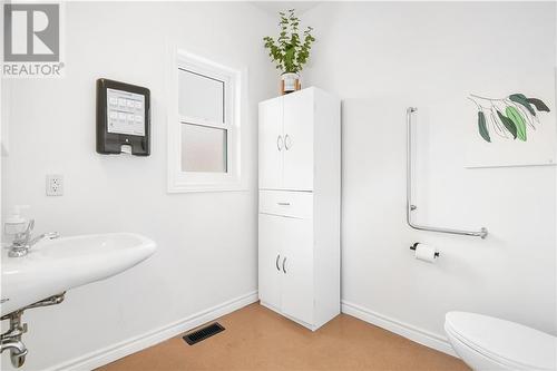 1 of several bathrooms - 7 Argyle Street S, Renfrew, ON 