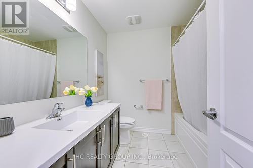 385 Athabasca Common, Oakville, ON - Indoor Photo Showing Bathroom