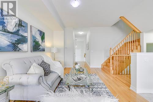 385 Athabasca Common, Oakville, ON - Indoor Photo Showing Living Room