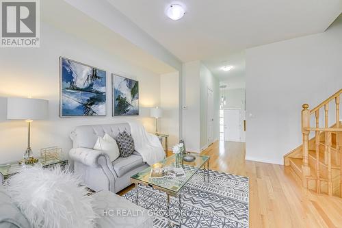 385 Athabasca Common, Oakville, ON - Indoor Photo Showing Living Room