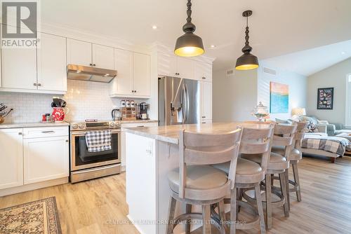 846 Burr Road, Prince Edward County (Ameliasburgh), ON - Indoor Photo Showing Kitchen With Upgraded Kitchen