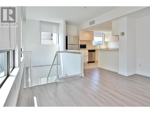 Penthouse 1200 Hornby Street, Vancouver, BC - Indoor Photo Showing Kitchen