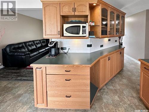 1671 Winnie Street, Swift Current, SK - Indoor Photo Showing Kitchen