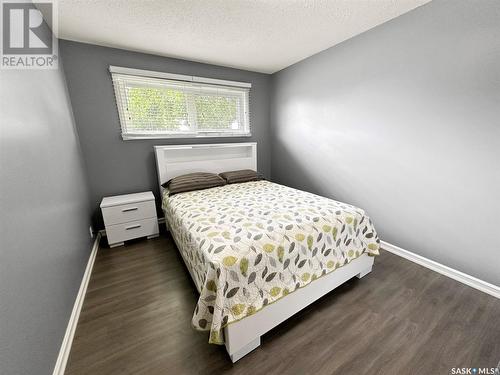 1671 Winnie Street, Swift Current, SK - Indoor Photo Showing Bedroom