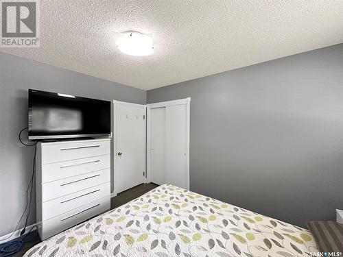 1671 Winnie Street, Swift Current, SK - Indoor Photo Showing Bedroom