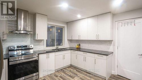 3105 White Oak Road, London, ON - Indoor Photo Showing Kitchen With Double Sink