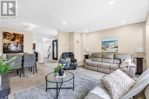 149 Ormond Drive, Oshawa (Samac), ON - Indoor Photo Showing Living Room