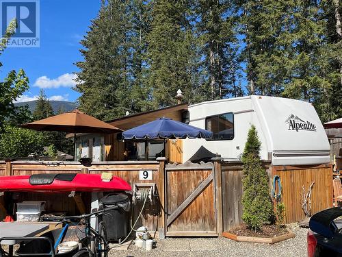 645 Badger Road, Tappen, BC - Outdoor