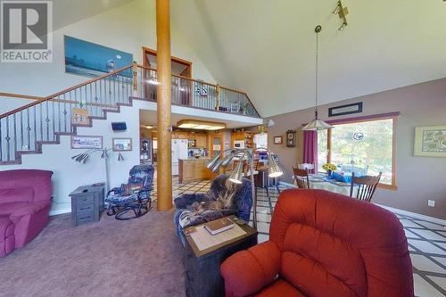 645 Badger Road, Tappen, BC - Indoor Photo Showing Other Room