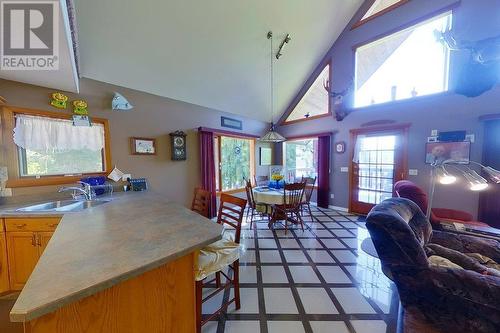 645 Badger Road, Tappen, BC - Indoor