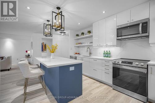 Ph3 - 299 Mill Road, Toronto (Markland Wood), ON - Indoor Photo Showing Kitchen With Upgraded Kitchen