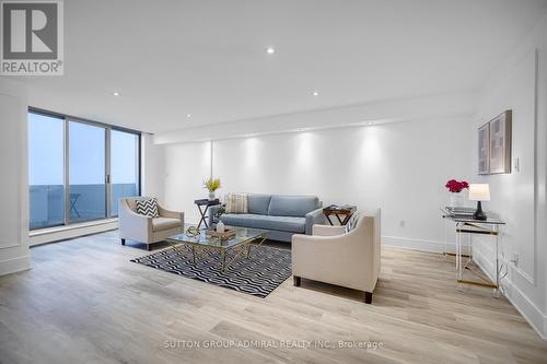 Ph3 - 299 Mill Road, Toronto (Markland Wood), ON - Indoor Photo Showing Living Room