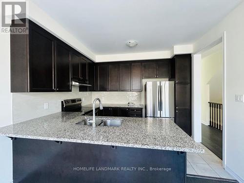 125 Stork Street, Oakville, ON - Indoor Photo Showing Kitchen With Double Sink With Upgraded Kitchen