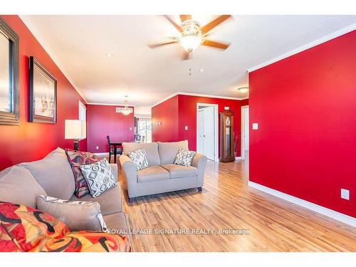 59 Backus Dr, Norfolk, ON - Indoor Photo Showing Living Room