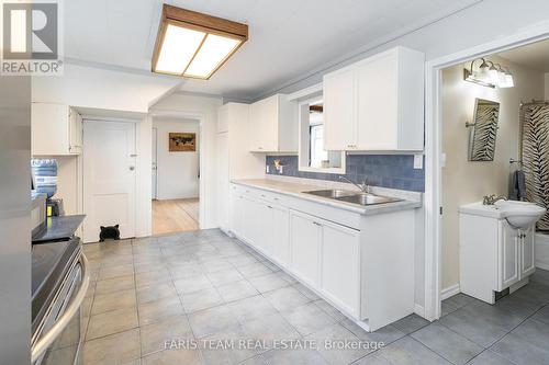 345 East Street, Orillia, ON - Indoor Photo Showing Kitchen With Double Sink