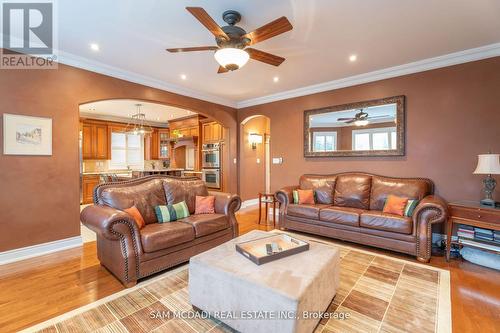 3852 Rosanna Drive, Mississauga (Churchill Meadows), ON - Indoor Photo Showing Living Room