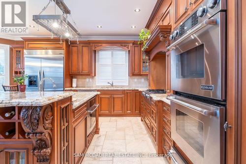 3852 Rosanna Drive, Mississauga (Churchill Meadows), ON - Indoor Photo Showing Kitchen With Upgraded Kitchen