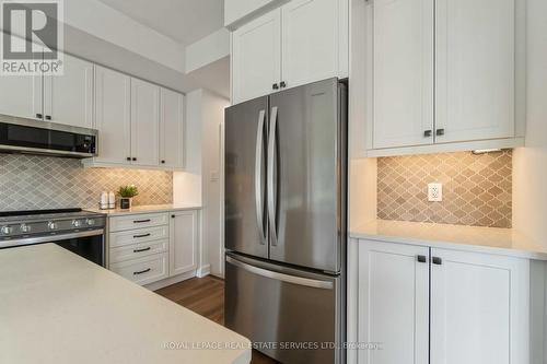 5 Admiral Road, Welland, ON - Indoor Photo Showing Kitchen With Stainless Steel Kitchen With Upgraded Kitchen