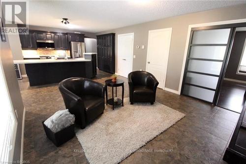 113 Lake Rosalind Road 1, Brockton, ON - Indoor Photo Showing Kitchen