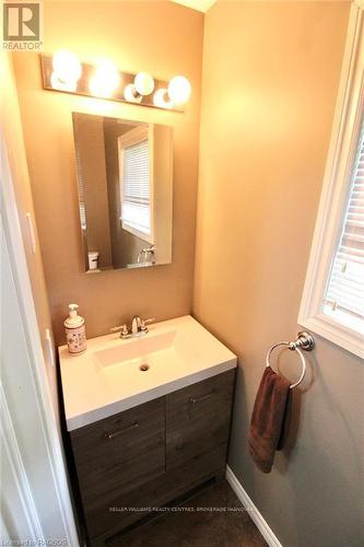 113 Lake Rosalind Road 1, Brockton, ON - Indoor Photo Showing Bathroom