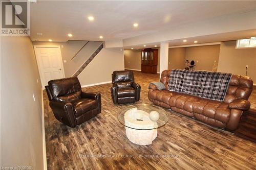 113 Lake Rosalind Road 1, Brockton, ON - Indoor Photo Showing Living Room