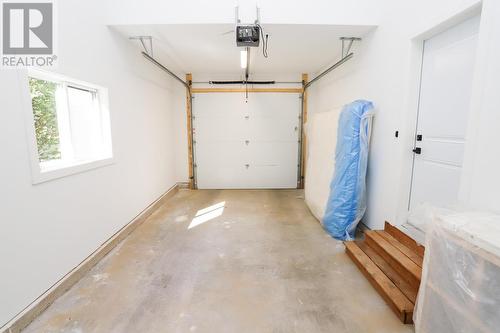 21 Garden Ave, Sault Ste. Marie, ON - Indoor Photo Showing Garage