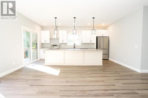 21 Garden Ave, Sault Ste. Marie, ON - Indoor Photo Showing Kitchen With Upgraded Kitchen