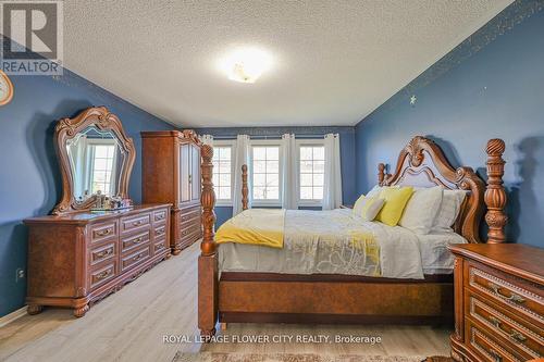 2 Black Hills Court, Brampton (Sandringham-Wellington), ON - Indoor Photo Showing Bedroom