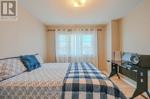 2 Black Hills Court, Brampton (Sandringham-Wellington), ON - Indoor Photo Showing Bedroom