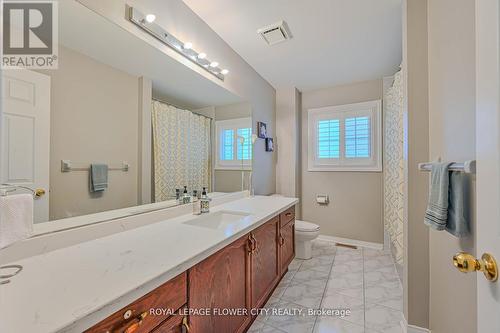 2 Black Hills Court, Brampton (Sandringham-Wellington), ON - Indoor Photo Showing Bathroom